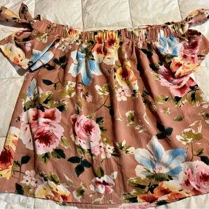 One clothing brand, size S. Can be worn on or off the shoulder.